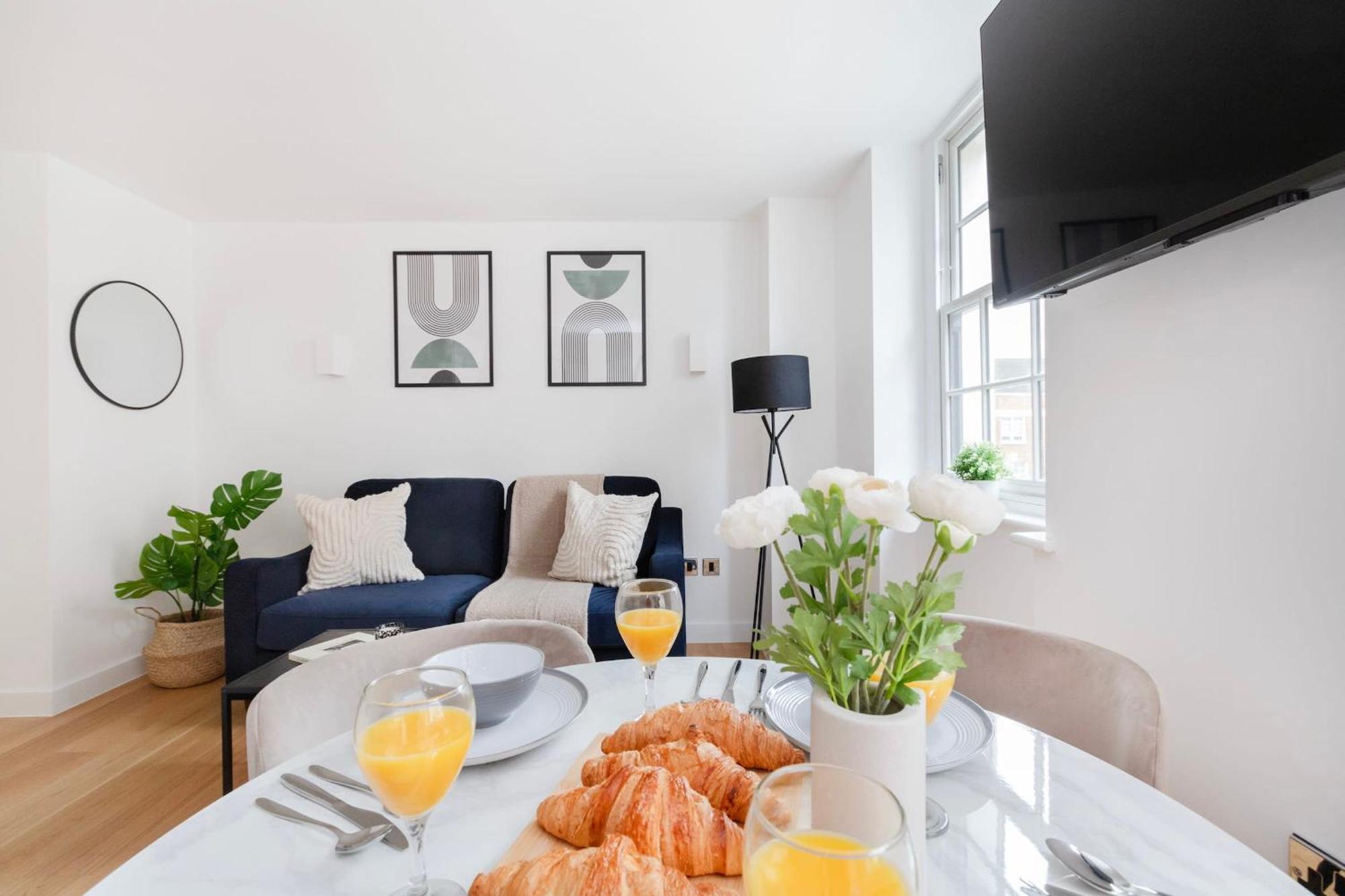 Bnbnova - Fitzrovia With Balcony Apartment