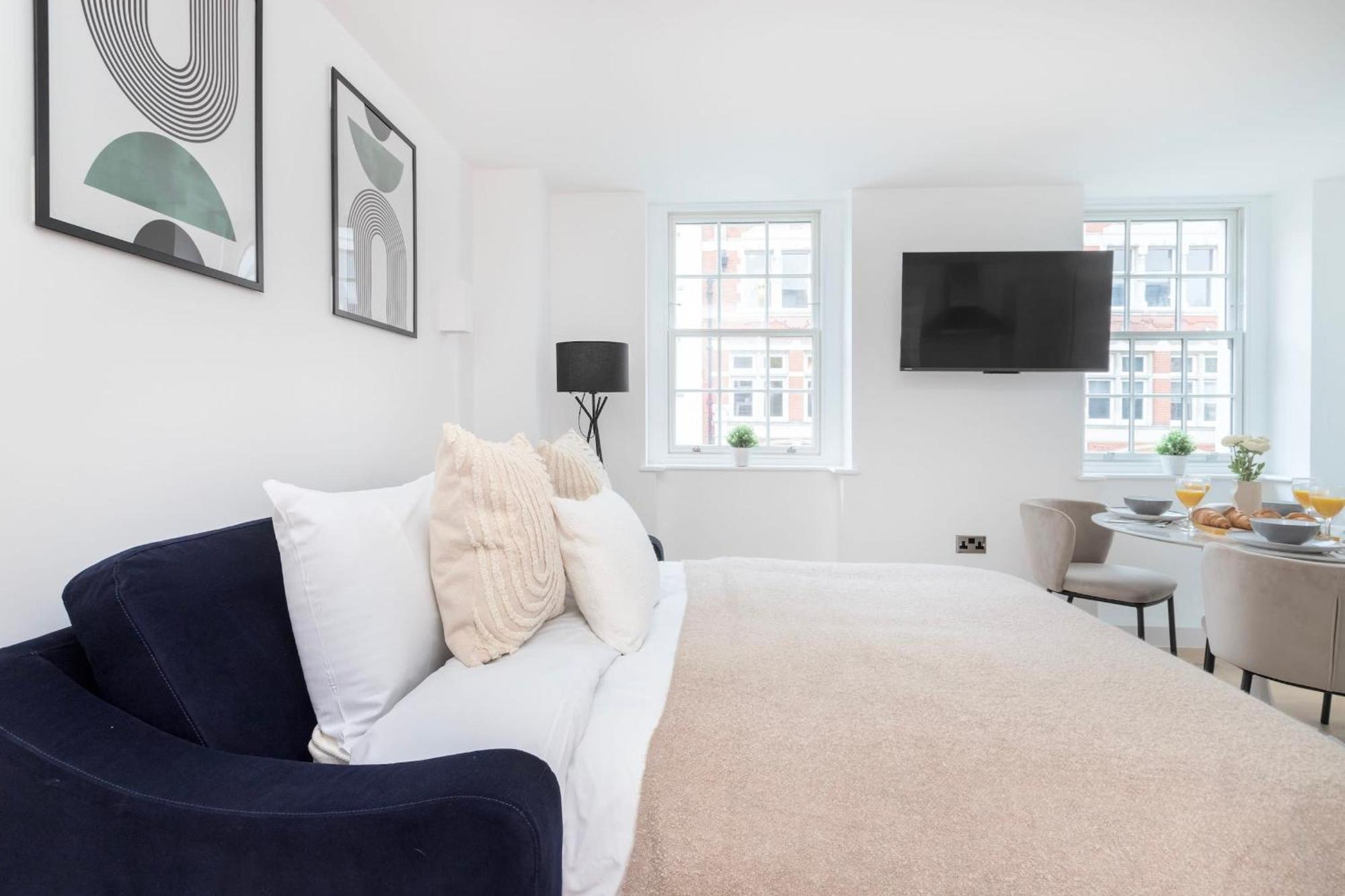 Bnbnova - Fitzrovia With Balcony London