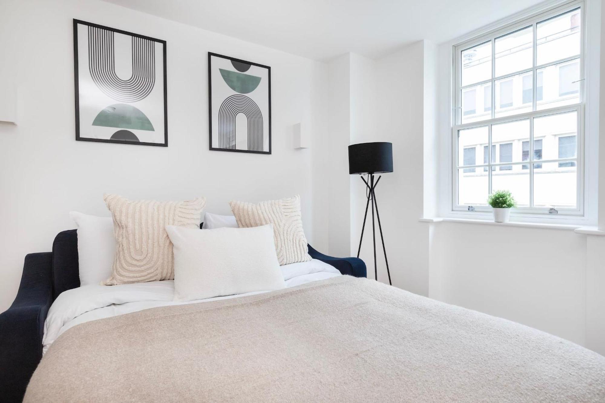 Bnbnova - Fitzrovia With Balcony Apartment