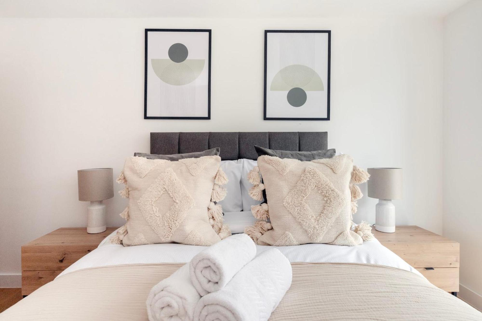 Bnbnova - Fitzrovia With Balcony Apartment