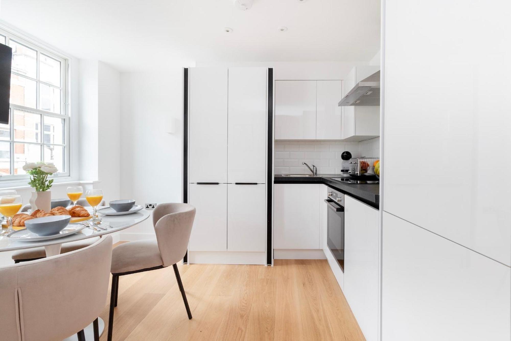 Apartment Bnbnova - Fitzrovia With Balcony